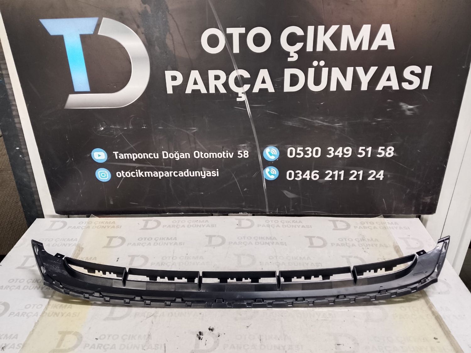AUD� Q7 �N TAMPON ALT PLAST���